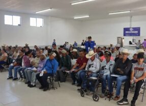 Entrega Gobierno del Estado apoyos a personas mayores y con discapacidad en Ciénaga de Ortiz.