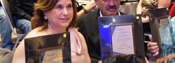 Entrega SEyD estímulos por antigüedad a 437 trabajadores del subsistema estatal.