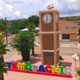 Llevan programa Colores de Chihuahua a Temósachic para renovar la imagen urbana.