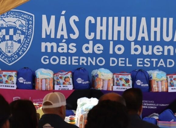 Entrega Desarrollo Humano kits de apoyo infantil en 12 municipios.